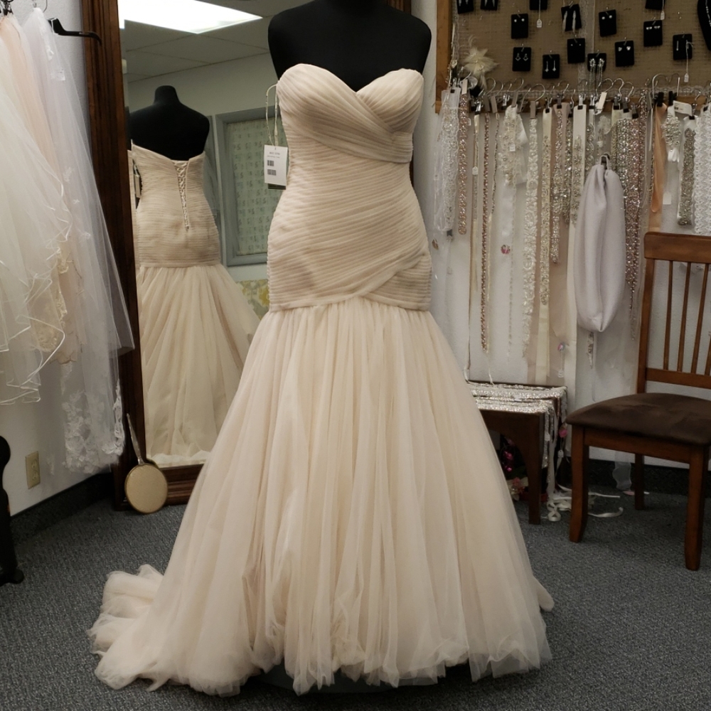 Maggie Sottero Cream Wedding Dress